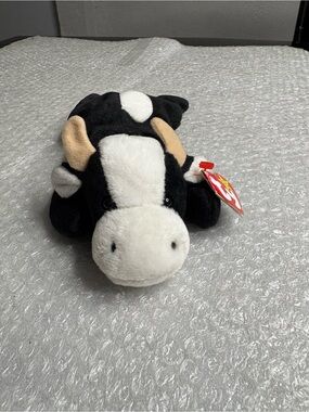 Ty Beanie Baby plush named Daisy the Cow